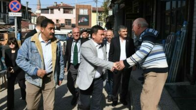 Osmangazi Belediye Başkanı Erkan Aydın, Cuma ziyaretleri kapsamında Tahtakale Mahallesini