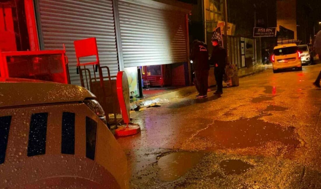 Tekel bayisine silahlı saldırı Bursa’nın İnegöl ilçesinde faaliyet gösteren bir tekel bayisine silahlı saldırı