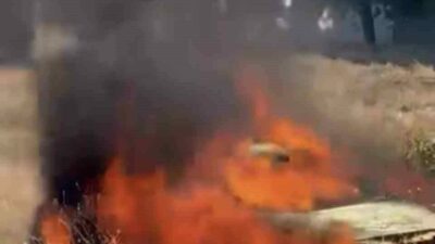 Bursa’nın Osmangazi ilçesinde arsaya bırakılan bir otomobil henüz bilinmeyen bir