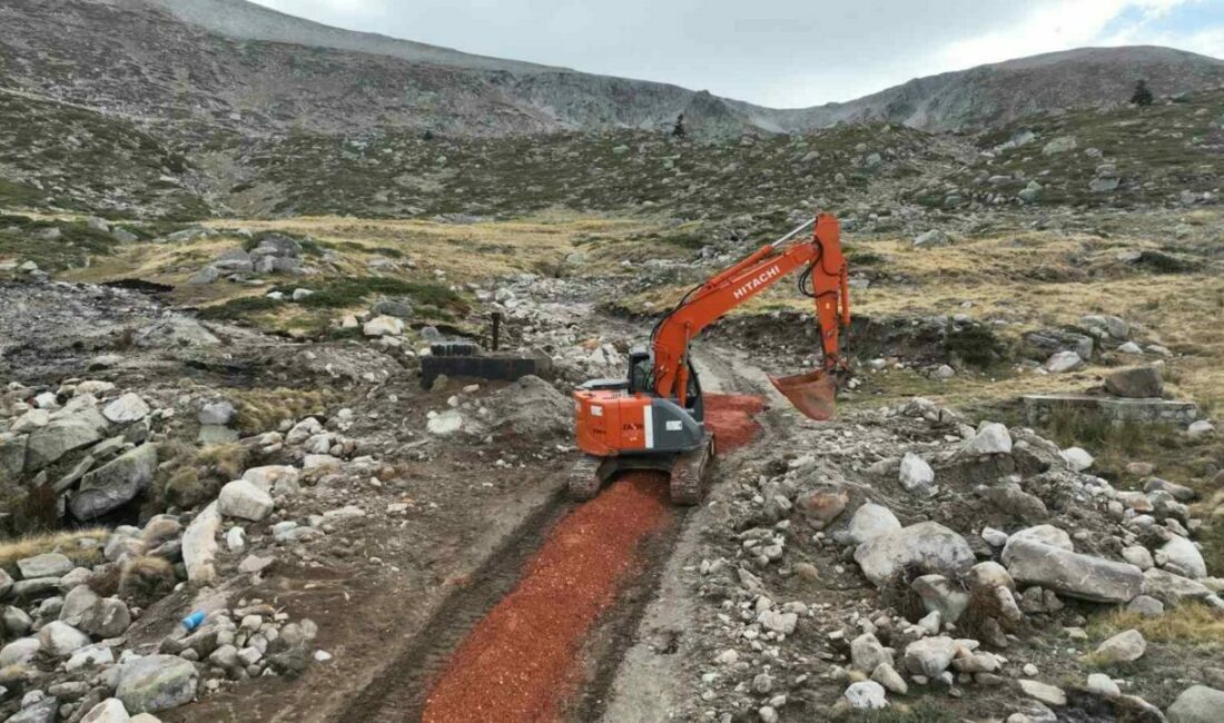 Uludağ’ın içme suyu hattı yenilendi Büyükşehir Belediyesi tarafından Uludağ’ın Kırkpınar bölgesinde ömrünü tamamlayan 32 yıllık
