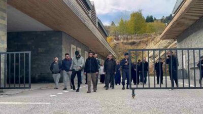 Bursa’da Uludağ’a kestane toplamaya çıkan iki genç, navigasyonun azizliğine uğrayarak