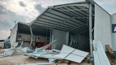 Nilüfer Belediyesi ekipleri, Ürünlü Mahallesi’nde fabrika olarak kullanılan 550 ve