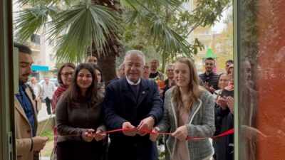 REGLAN KAFE KAPILARINI AÇTI