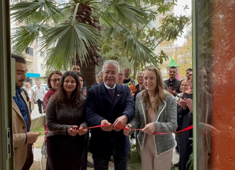 REGLAN KAFE KAPILARINI AÇTI