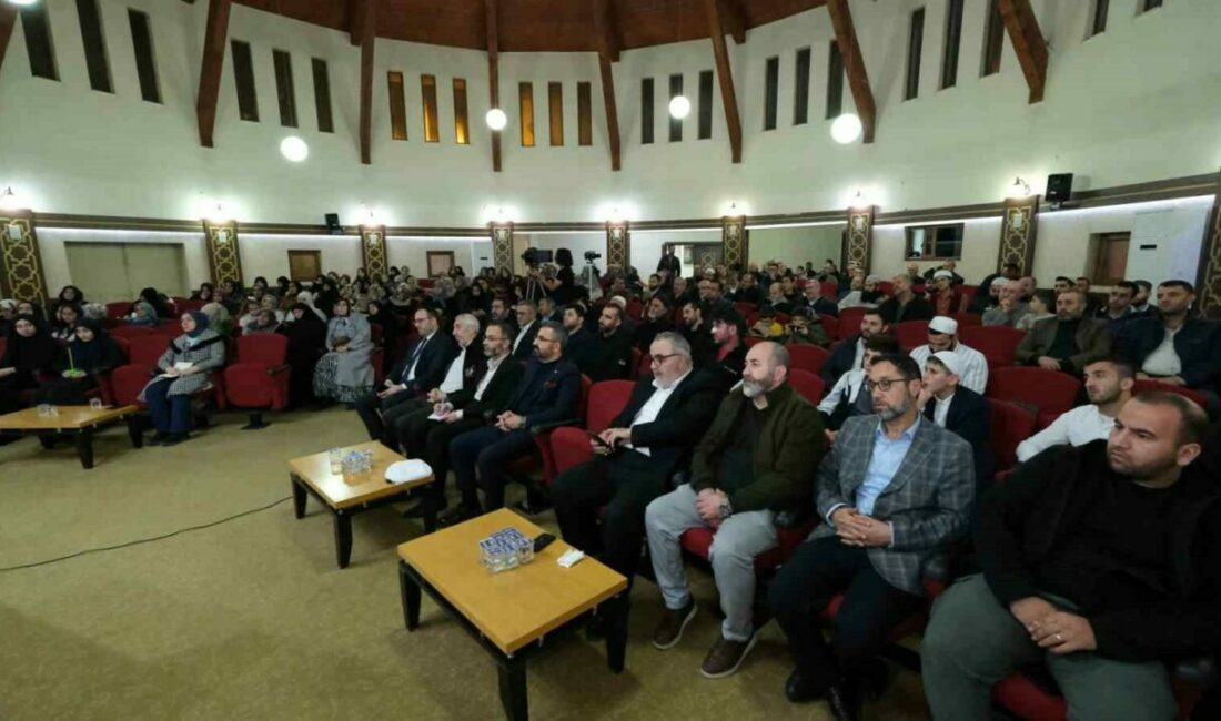 Aile okulunda ’tesettür ve mahremiyet’ ele alındı İnegöl Belediyesi’nin Aile Hayatı İyileştirme Derneği iş birliğinde düzenlediği “Aile