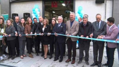 Nilüfer Belediyesi tarafından yapımı tamamlanan modern pazar alanı, Balat Mahallesi’nde