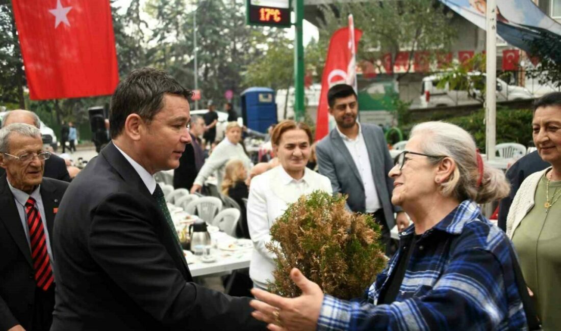 Başkan Erkan Aydın gönüllere dokundu Osmangazi Belediye Başkanı Erkan Aydın, Hocahasan Mahallesi sakinleriyle düzenlenen kahvaltı