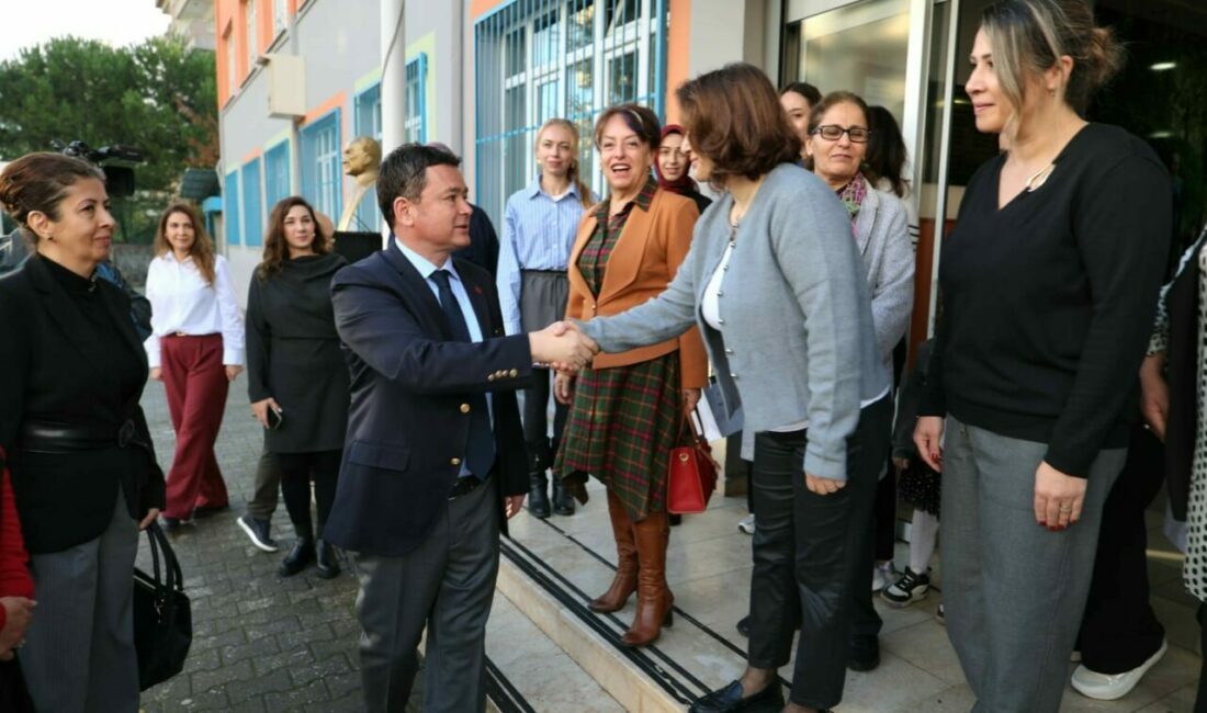Osmangazi Belediye Başkanı Erkan Aydın, 24 Kasım Öğretmenler Günü dolayısıyla