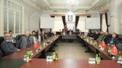 Mahmudiye Mahallesi heyeti, Yenişehir Belediye Başkanı Ercan Özel’i ziyaret ederek