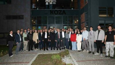 Nilüfer Belediye Başkanı Şadi Özdemir, vize sınavlarına hazırlanan üniversite öğrencilerini