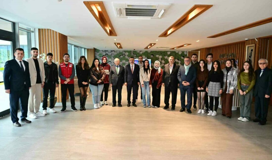 Yıldırım Belediye Başkanı Oktay Yılmaz, Mudanya Üniversitesi tarafından düzenlenen ‘Tecrübe