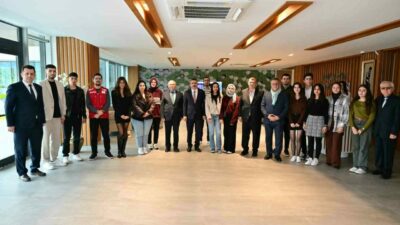 Yıldırım Belediye Başkanı Oktay Yılmaz, Mudanya Üniversitesi tarafından düzenlenen ‘Tecrübe