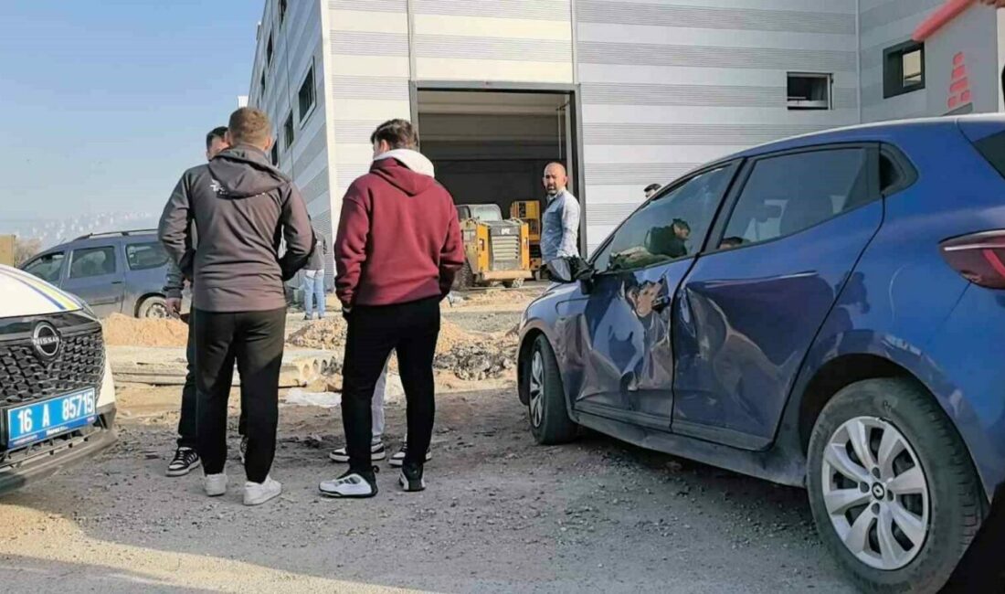 Bursa’nın İnegöl ilçesinde meydana gelen kazada, otomobille çarpışan motosiklet sürücüsü