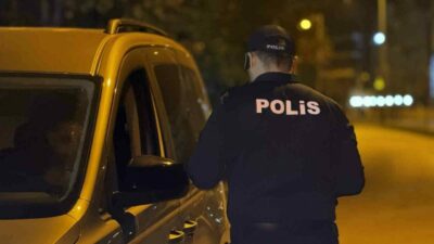 Bursa’da polis ve gece kartallarının ortak gerçekleştirdiği denetimde, alkol alan
