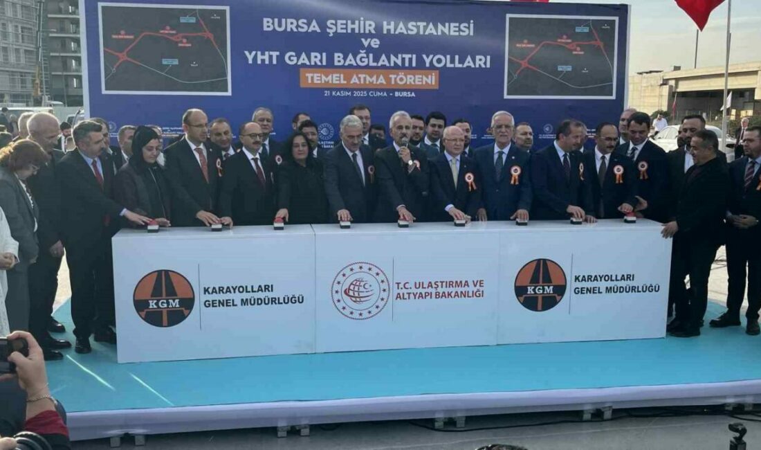Bursa Şehir Hastanesi ve YHT Garı bağlantı yollarının temeli atıldı Ulaştırma ve Altyapı Bakanı Abdulkadir Uraloğlu, temeli atılan Bursa Şehir