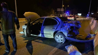 BURSA (İHA) Bursa’nın Mudanya ilçesinde gece saatlerinde meydana gelen trafik