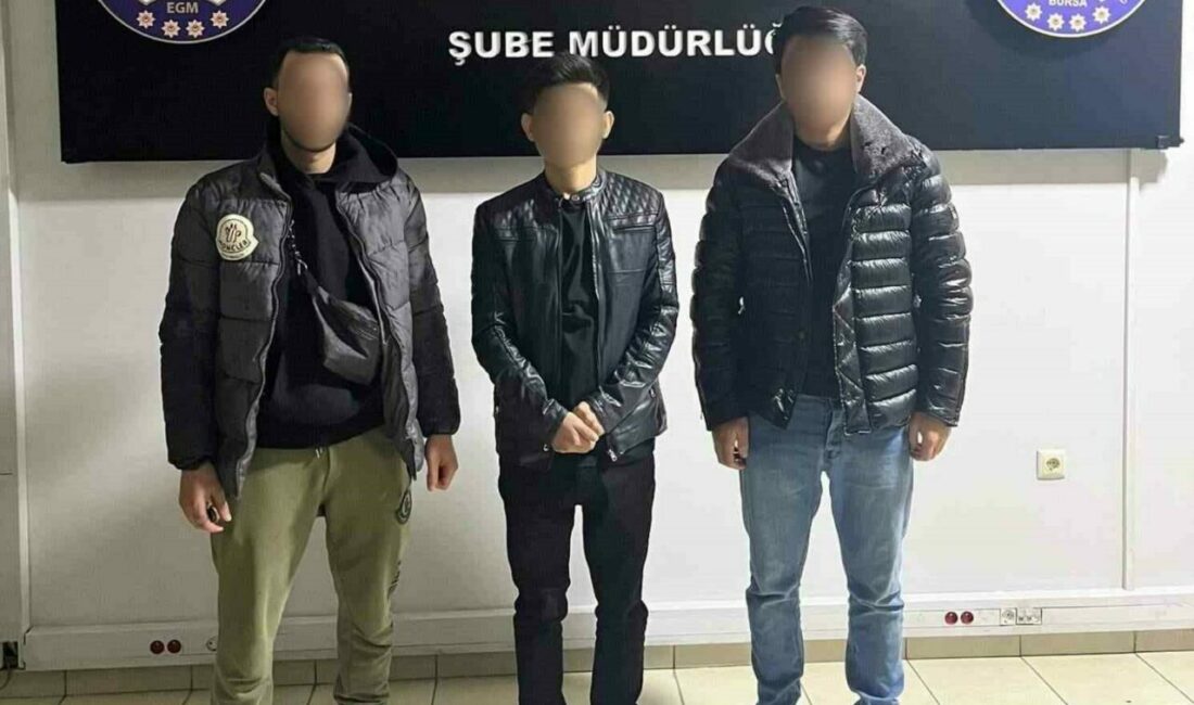 Bursa Emniyet Müdürlüğü ekipleri, kaçak göçmen taşımacılığı ve düzensiz göçle