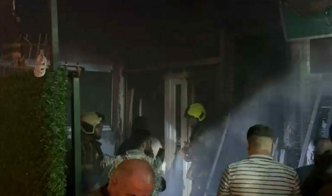 Bursa’da bir iş yerinde çıkan yangın korkuttu. İş yerini saran