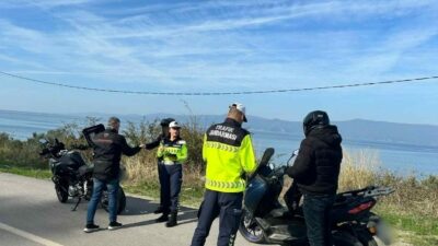 Bursa İl Jandarma Komutanlığına bağlı Trafik Jandarma timleri, vatandaşların güvenli