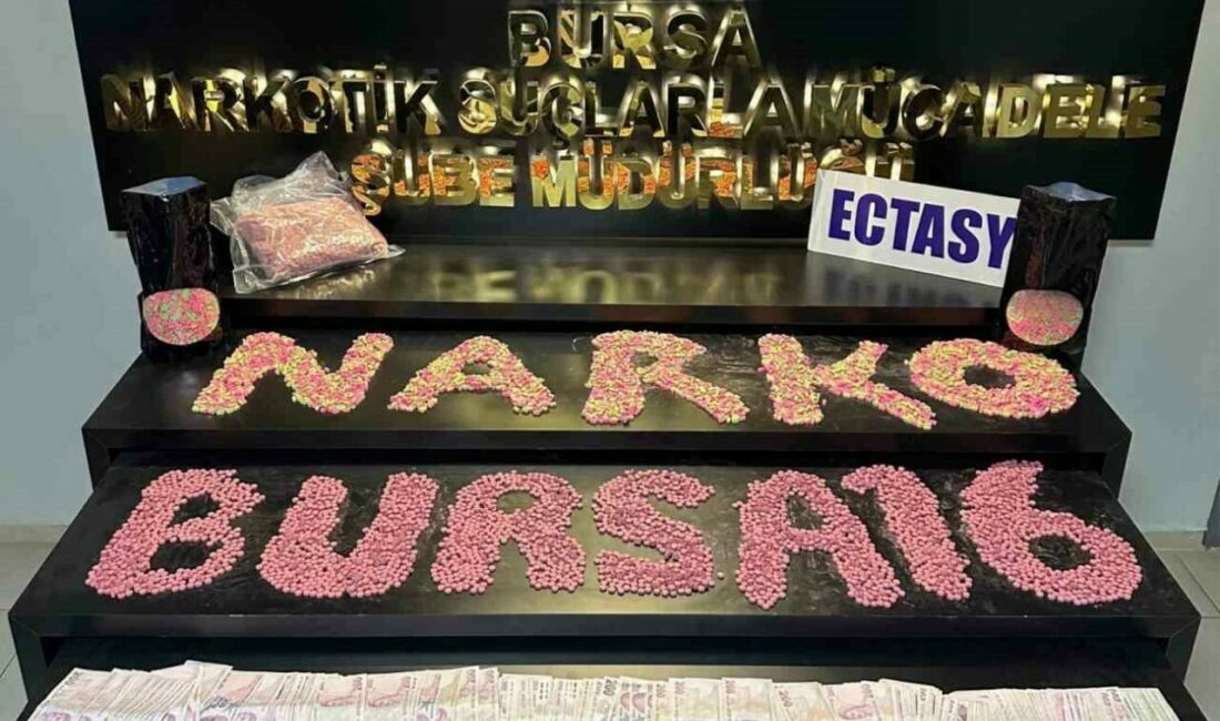 Bursa’da uyuşturucu ticareti yaptığı belirlenen şüpheli, düzenlenen operasyonla yakalandı. Edinilen