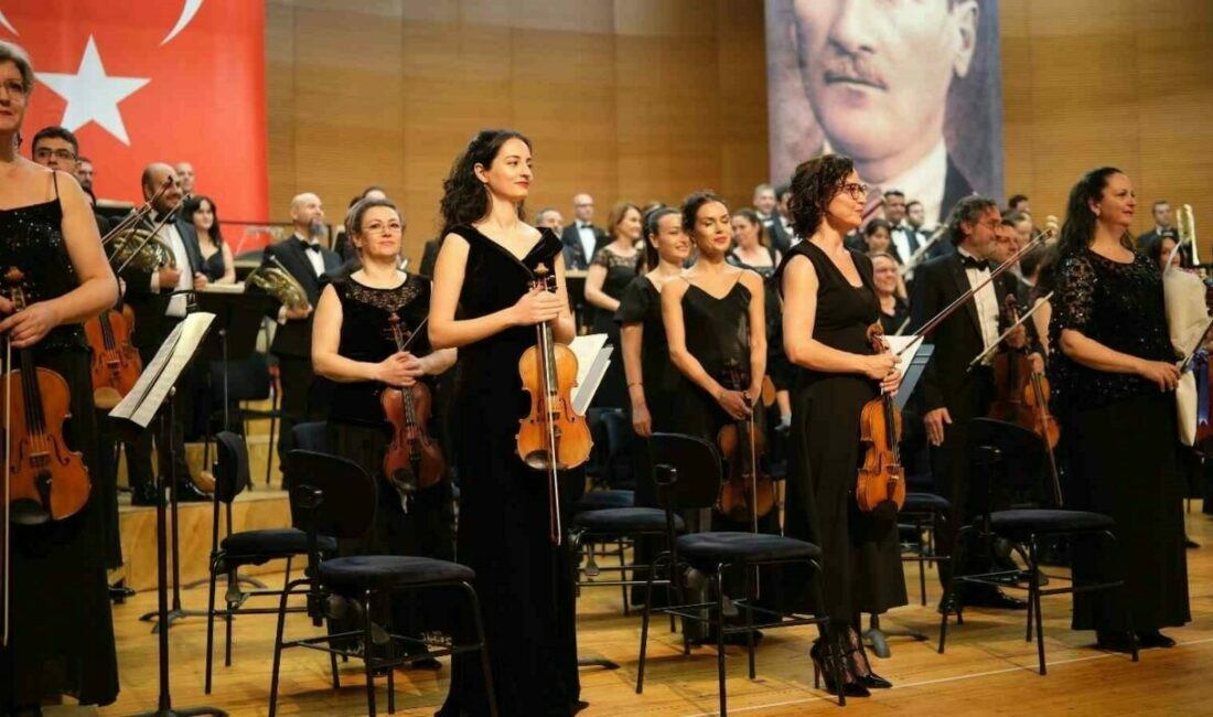 Bursa’dan Senfonik Tınılar, 100. bölüme ulaştı Bursa’dan Senfonik Tınılar, 3 Ocak 2024’ten bu yana dinleyicilere ulaştırdığı