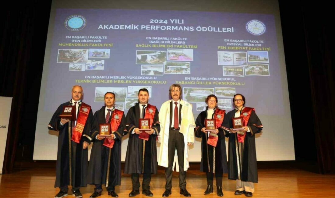 BUÜ’de 2024 Yılı Akademik Performans Ödülleri sahiplerini buldu Bursa Uludağ Üniversitesi (BUÜ), akademik personelin motivasyonunun arttırılması ve sürdürülen