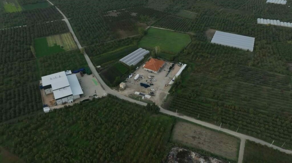 Bursa Büyükşehir Belediyesi, çiftçiyi destekleyerek üretimi artırmak ve bölgeye gelen