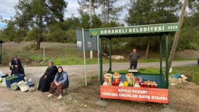 Orhaneli Belediyesi, tarafından köylü çiftçilerin üretmiş oldukları organik meyve ve