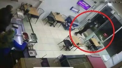 Bursa’da bir sürücü drift atarken kontrolünü kaybedip, park halindeki bir