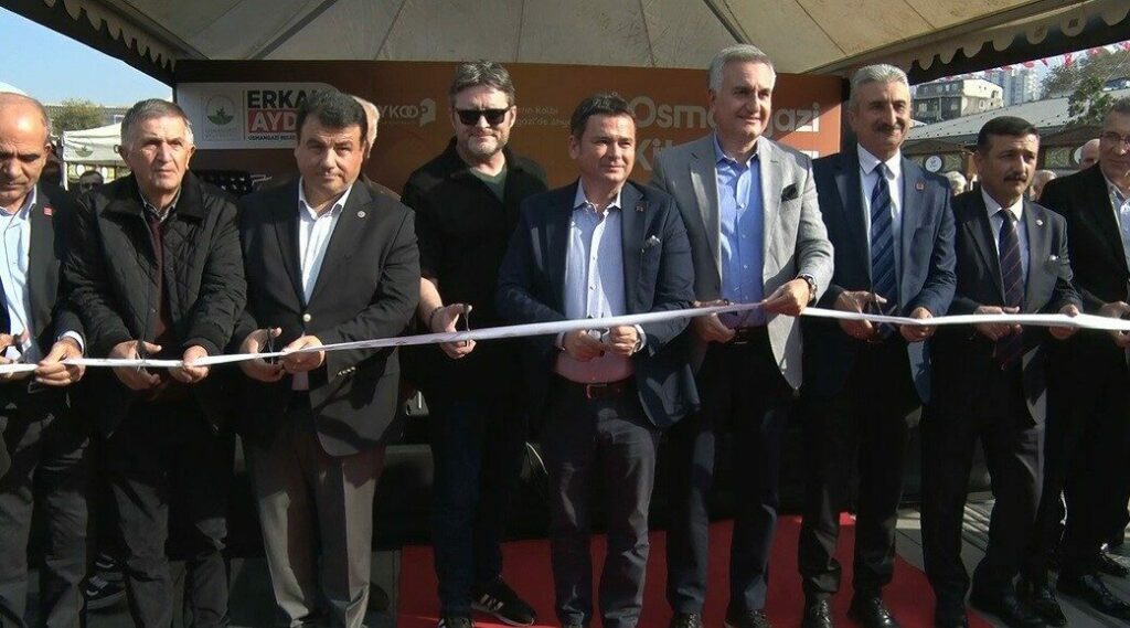 Bursa’nın kültürel hayatına yeni bir soluk getiren Osmangazi Kitap Fuarı,
