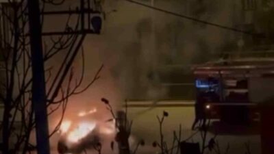 Bursa’nın Yıldırım ilçesinde hafif ticari bir araç, gece saatlerinde henüz