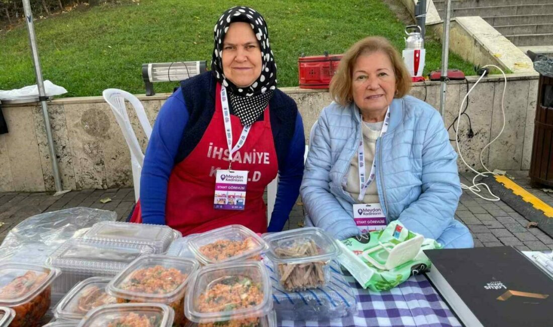 Bursa Büyükşehir Belediyesi’nin ‘Meydan Kadınların’ sloganıyla yürüttüğü dayanışma pazarı bir