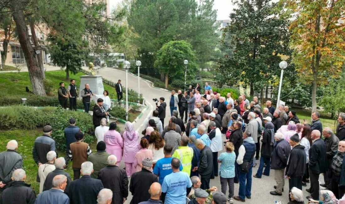 Huzurevinde deprem ve yangın tatbikatı Bursa Büyükşehir Belediyesi’nce Dörtçelik Huzurevi’nde deprem ve yangın tatbikatı gerçekleştirildi.