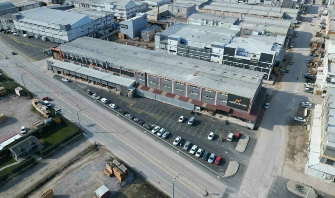 İnegöl Belediyesi Ağaç İşleri Sanayi 31. Mobilya Sokak bölgesinde atıl