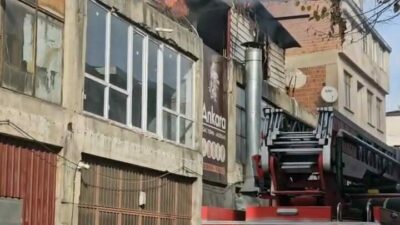 Bursa’nın İnegöl ilçesinde faaliyet gösteren bir mobilya imalathanesinde yangın çıktı.
