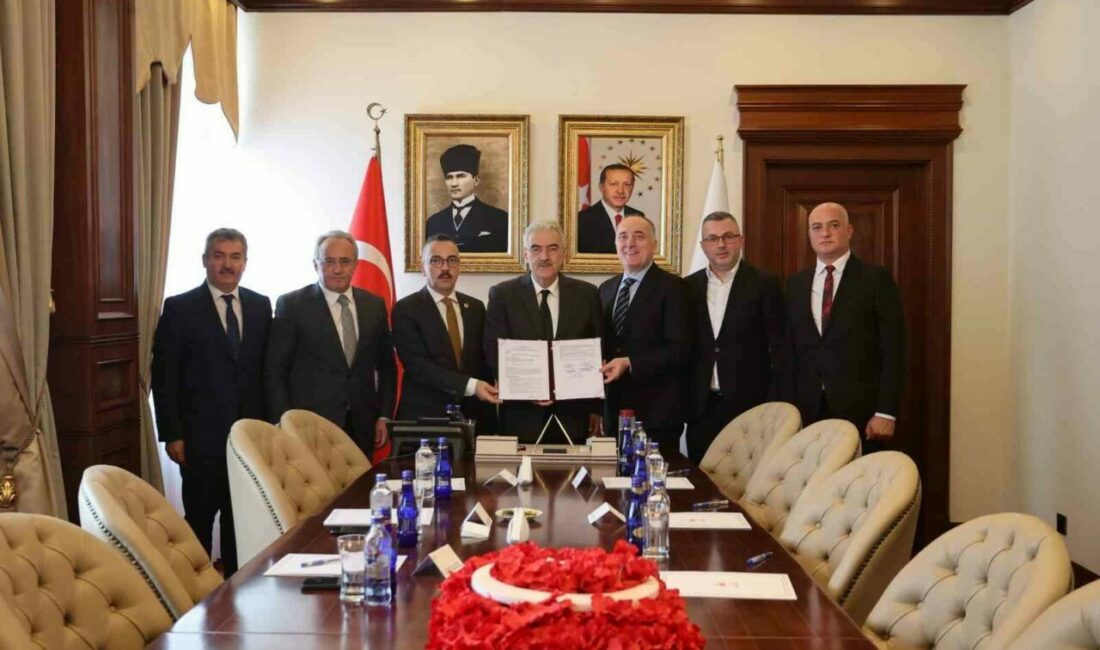 Bursa Valisi Erol Ayyıldız, İnegöl ilçesi Yeniceköy Mahallesi’nde yapılacak 6