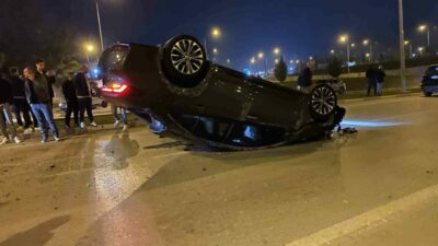 Bursa’nın İnegöl ilçesinde 2 otomobil çarpıştığı kazada araçlardan biri takla