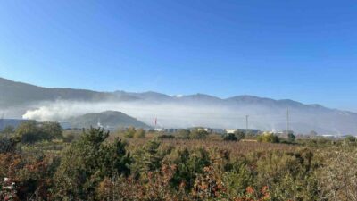 Bursa’da Kestel ve Gürsu hattında sanayi tesislerinden yükselen yoğun duman,
