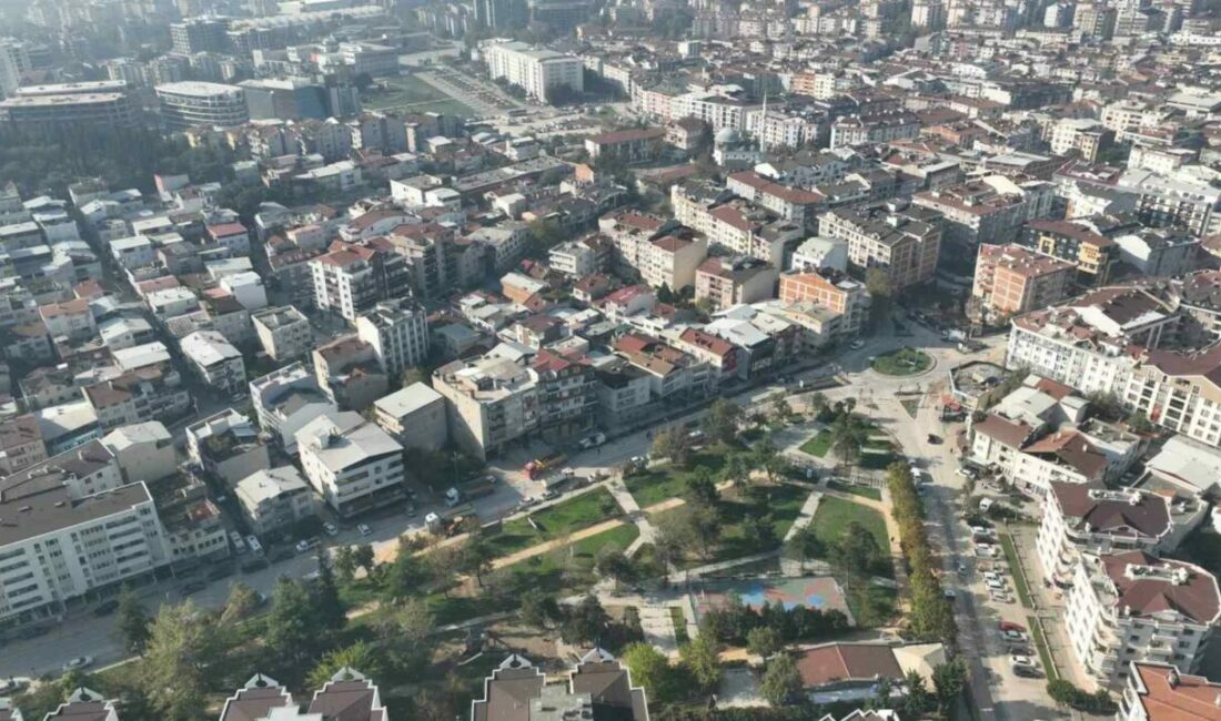 Konforlu ulaşım için yoğun mesai Bursa’da konforlu ve kesintisiz ulaşım için altyapıdan üstyapıya kadar birçok