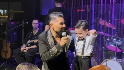 Bursa’nın sevilen sanatçısı Mehmet Çevik, önceki akşam verdiği konserle sahneyi