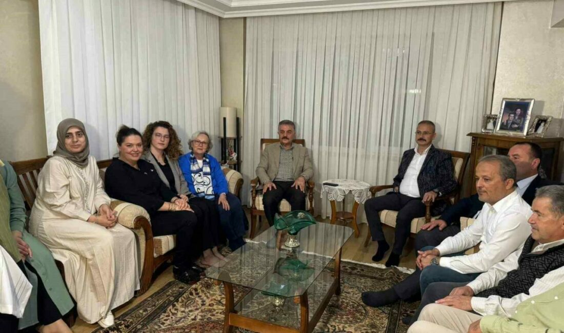 MHP, “Terörsüz Türkiye” hedefiyle kapı kapı vatandaşla buluşuyor Milliyetçi Hareket Partisi (MHP) Genel Sekreteri ve Bursa Milletvekili İsmet