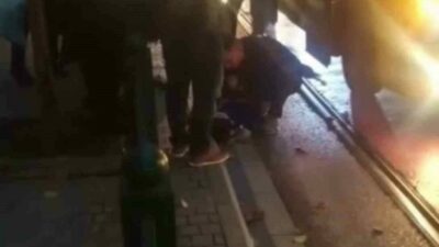 Bursa’da meydana gelen kazada minibüsün çarptığı 9 yaşındaki çocuk yaralandı.