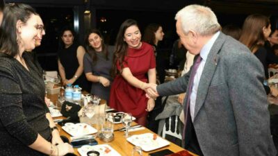 Nilüfer Belediyesi, 24 Kasım Öğretmenler Günü’nde eğitimcileri yalnız bırakmadı. Düzenlenen