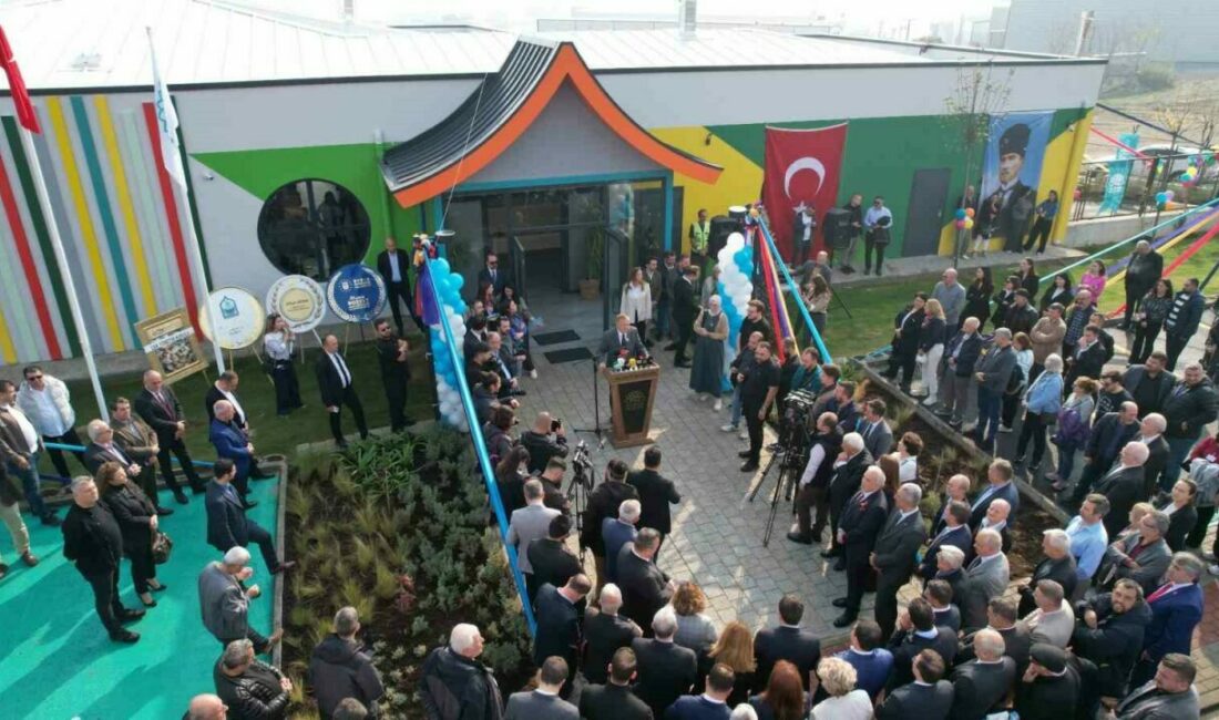 Nilüfer Belediyesi’nin dördüncü, kreş ve gündüz bakımevi açıldı Nilüfer Belediyesi tarafından hayırsever ailenin destekleriyle hayata geçirdiği kreş ve