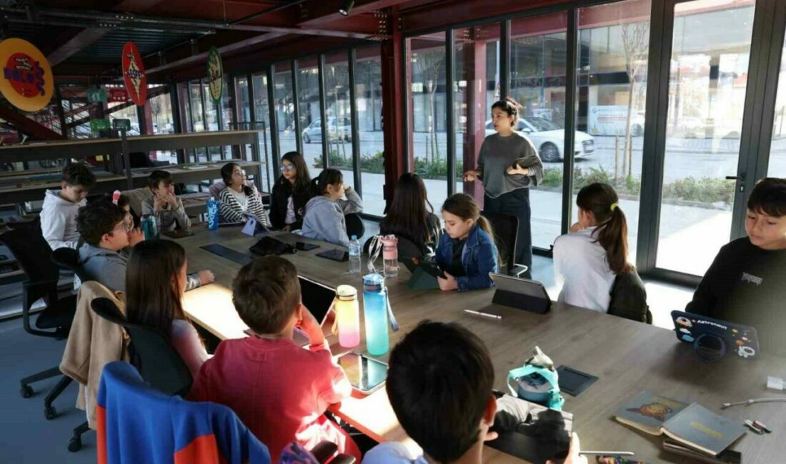 Nilüfer’de çocuklar animasyonun temellerini öğrendi Nilüfer Belediyesi’nin ara tatil etkinlikleri kapsamında Pancar Deposu’nda düzenlediği “Karakterde