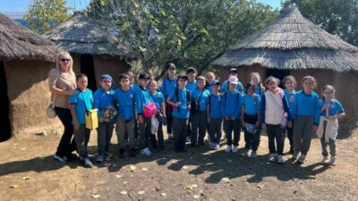 Bursa Büyükşehir Belediyesi tarafından düzenlenen etkinliklerle öğrenciler, Aktopraklık Arkeopark’ta geçmişe