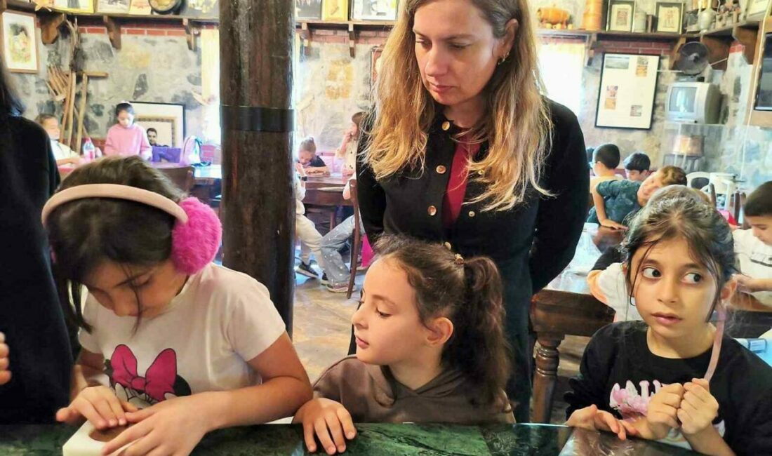 Bursa Büyükşehir Belediyesi’nin fabrikaları öğrencilere tanıtma projesi çerçevesinde, 2. ve