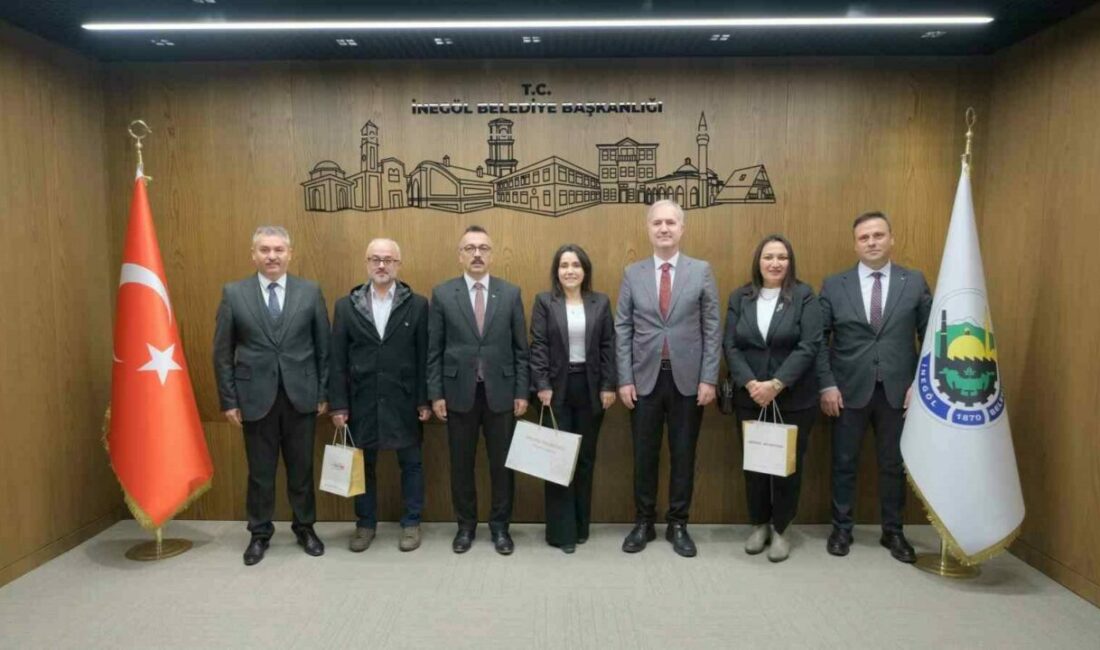 İnegöl Belediyesi’nin 24 Kasım Öğretmenler Günü kapsamında ’Öğretmenime teşekkürüm, doğaya