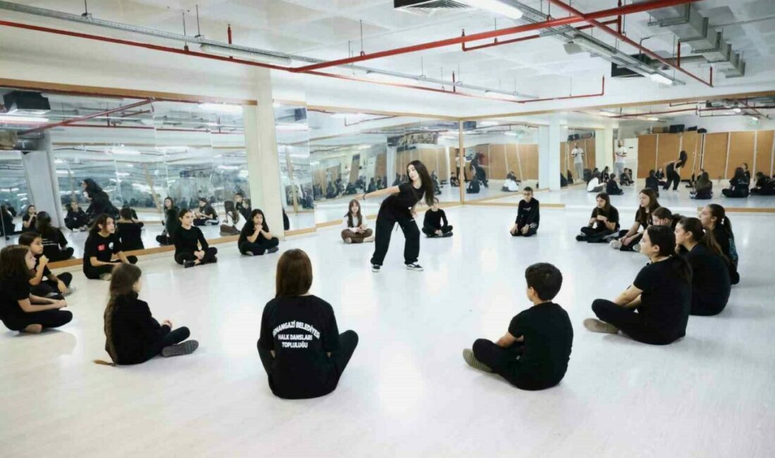 Osmangazi Belediyesi geleceğin dansçılarını yetiştiriyor Osmangazi’de yaşayan her yaştan bireye ücretsiz eğitim kapıları açan Osmangazi