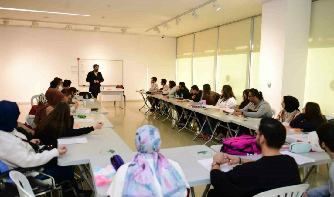 Osmangazi Belediyesi, hayata geçirdiği nitelikli kurslar sayesinde engelli bireylerin 2026